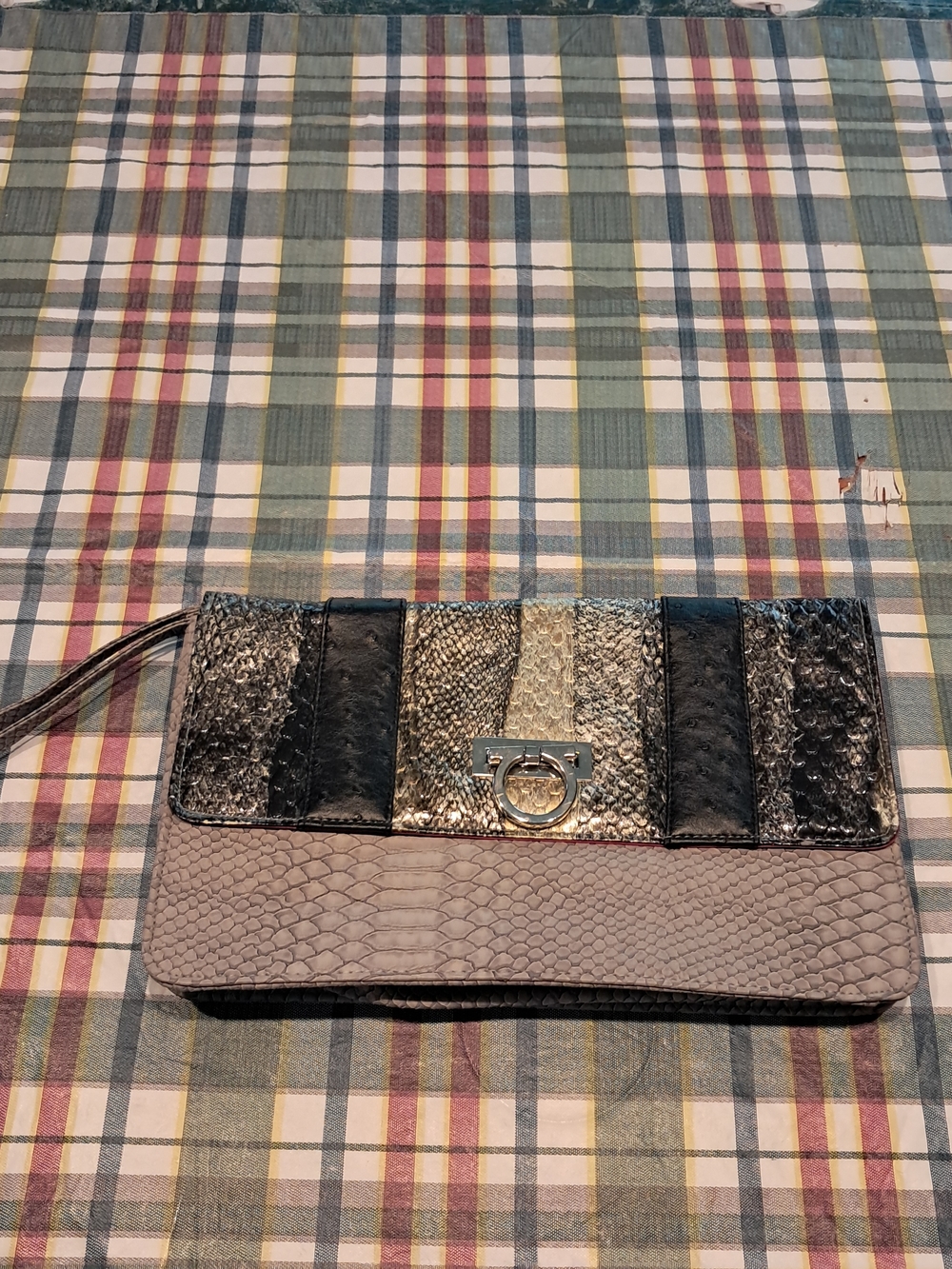 Giannini Metallic Snake-Effect Wristlet Clutch - Gray/Black